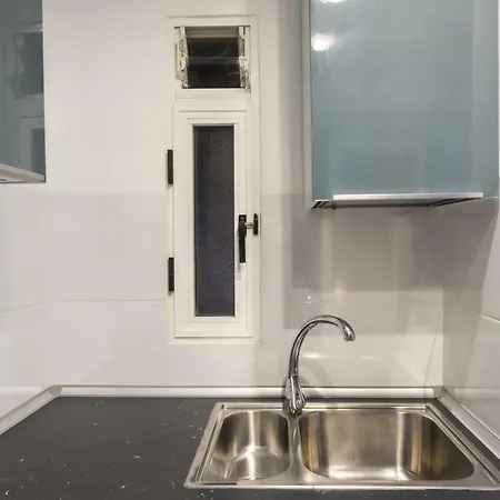 Full Center Of Americas, Renovated, High Floor Apartment