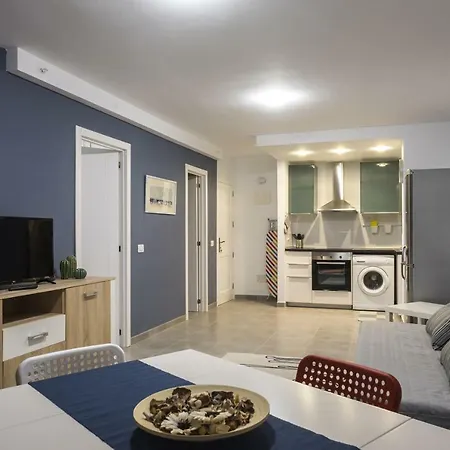 Full Center Of Americas, Renovated, High Floor Apartment